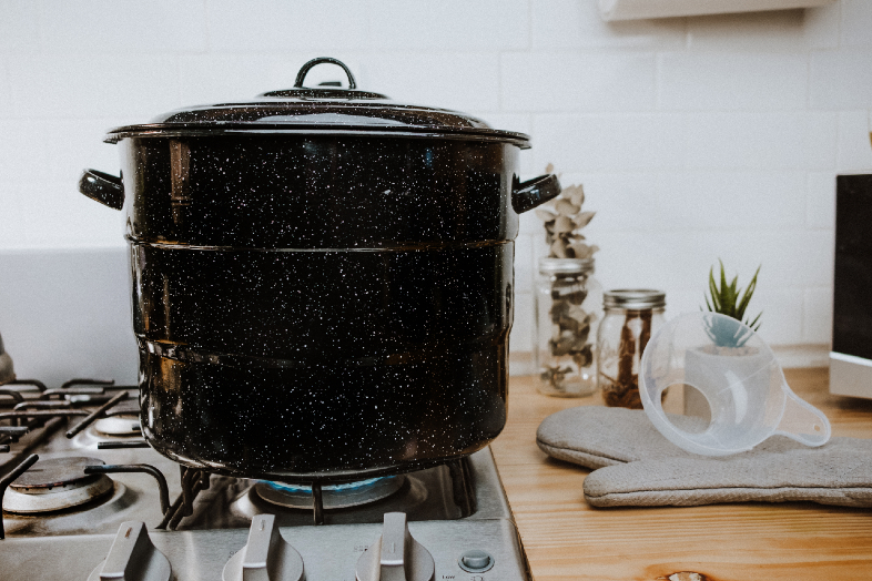 Granite Ware 3 qt Coffee Boiler. Enameled Steel 12 Cups Capacity. Perfect for Camping, Heat Coffee, Tea and Water Directly on Stove or Fire.